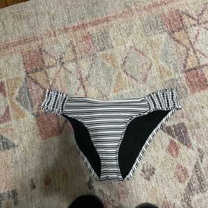 Only bottoms, scrunchie on the sides